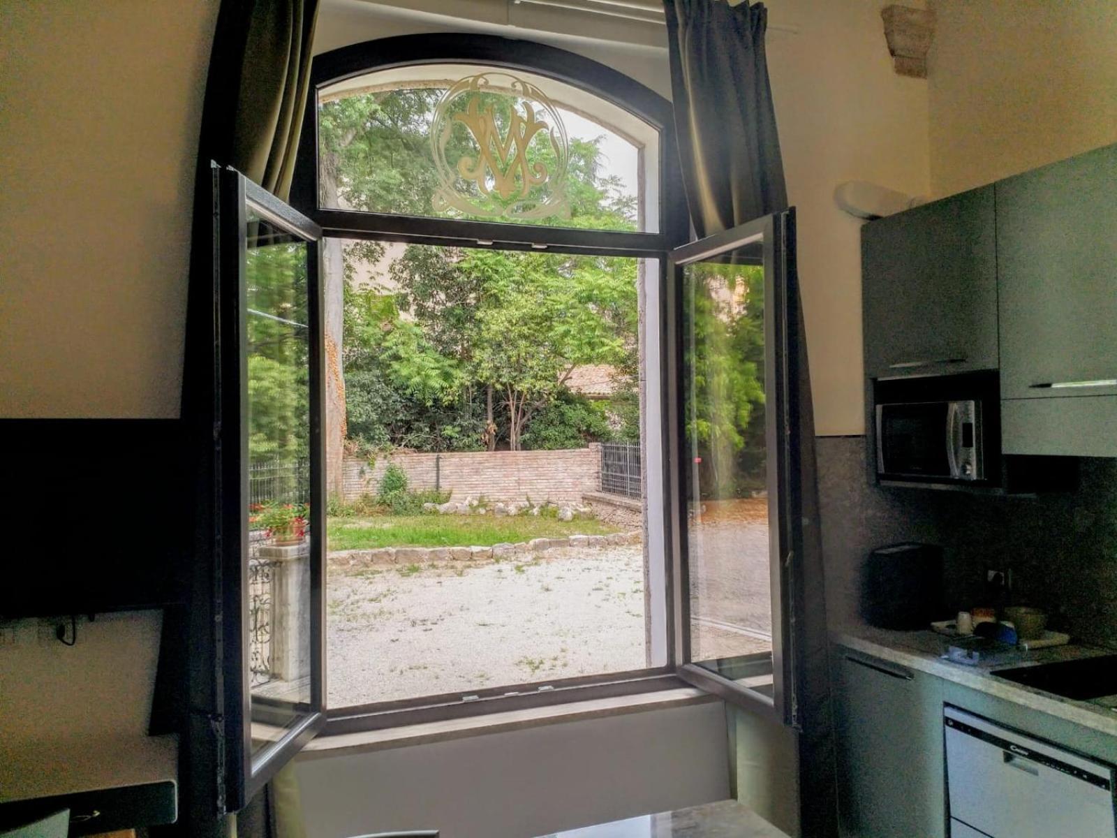 Villino Mari Camere Con Parcheggio Privato Gratuito Ascoli Piceno Room photo